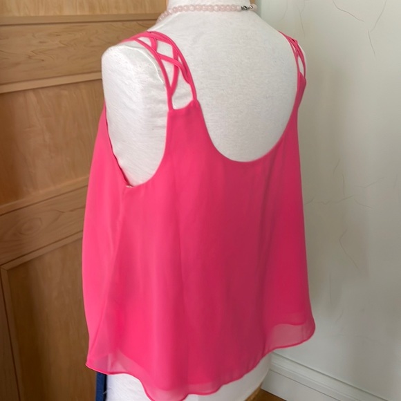 E&M Fuchsia Pink Sleeveless Cropped Cami, Size M - Picture 6 of 12